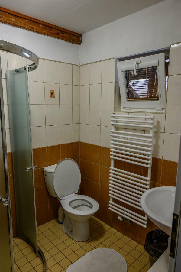 Penzion Tyra Trinec Exterior foto